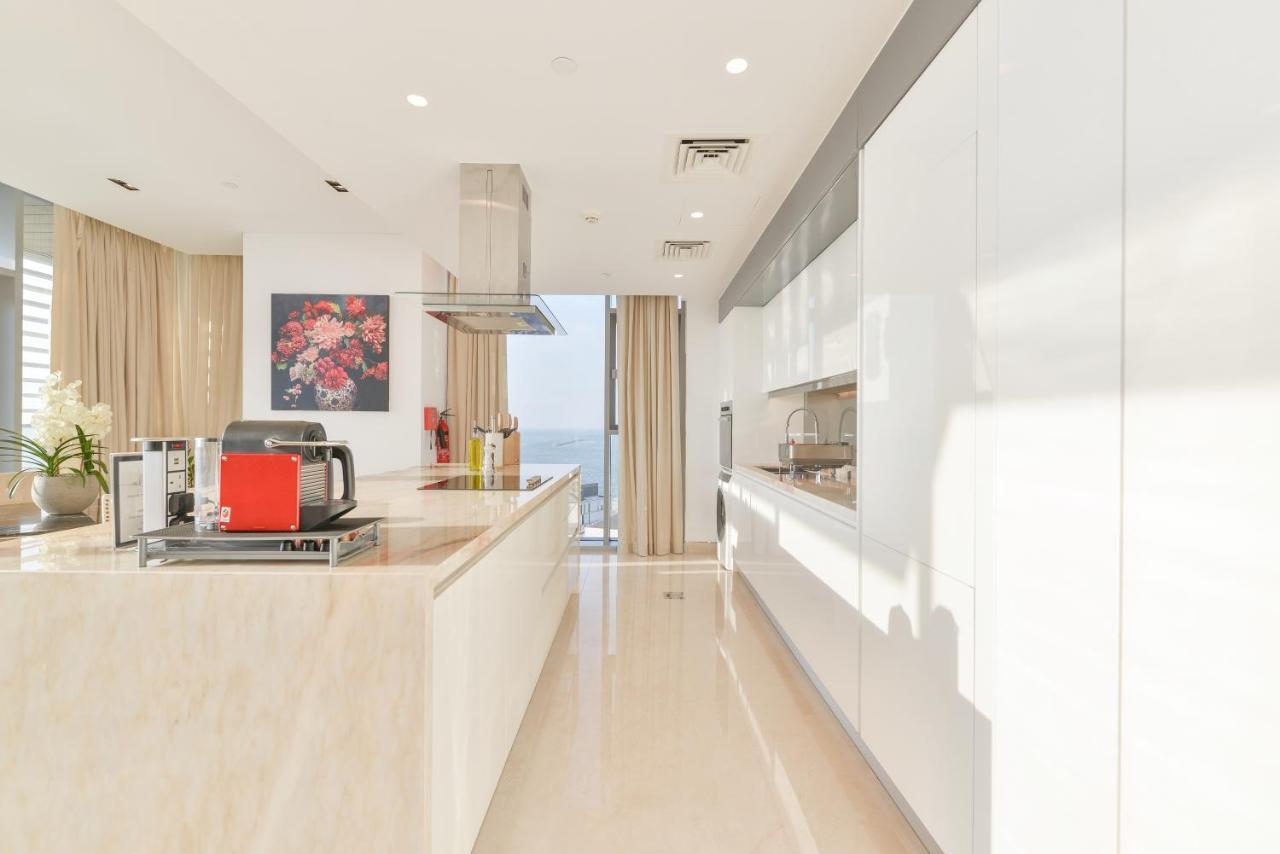 Posh 2 Bedroom Oceanfront Apt In The Heart Of Bluewaters Island Dubai Buitenkant foto