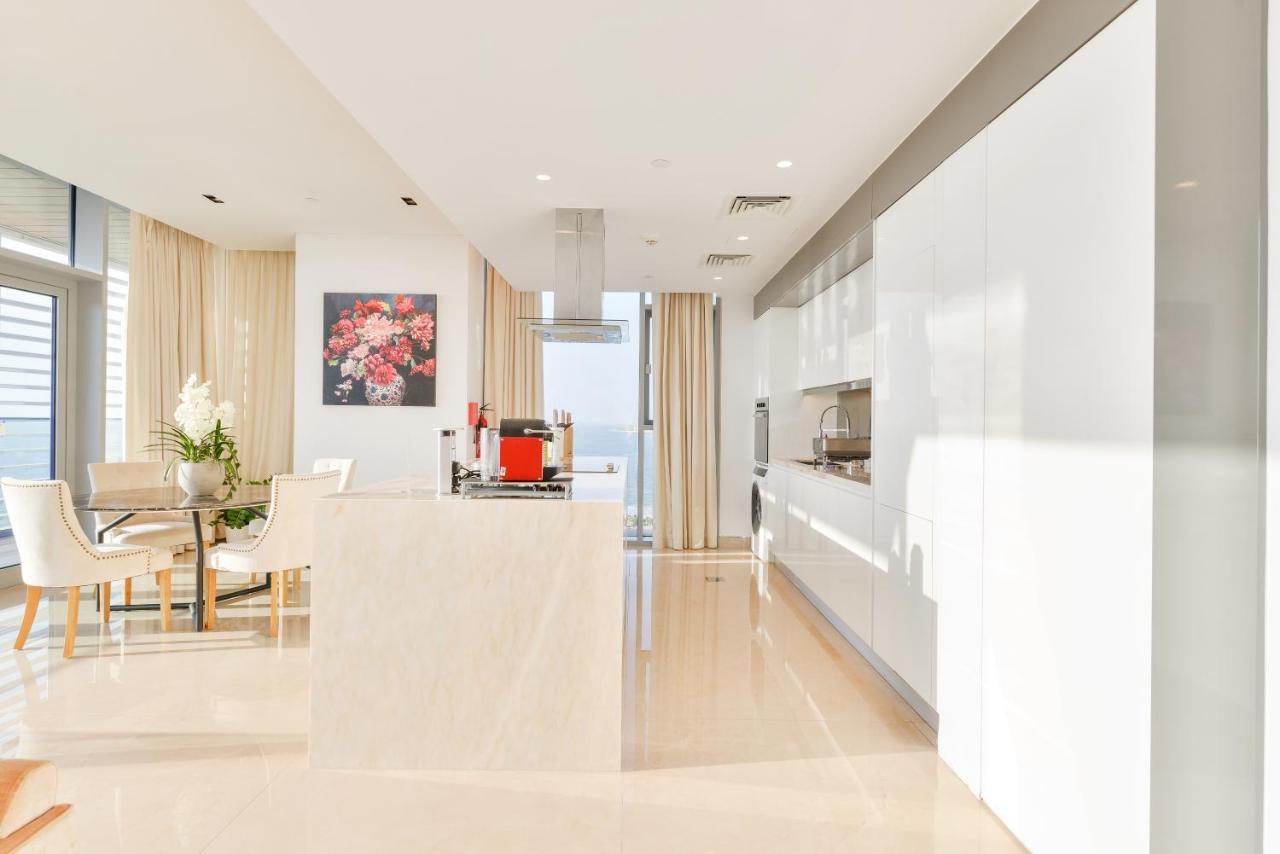 Posh 2 Bedroom Oceanfront Apt In The Heart Of Bluewaters Island Dubai Buitenkant foto