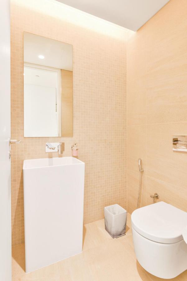Posh 2 Bedroom Oceanfront Apt In The Heart Of Bluewaters Island Dubai Buitenkant foto
