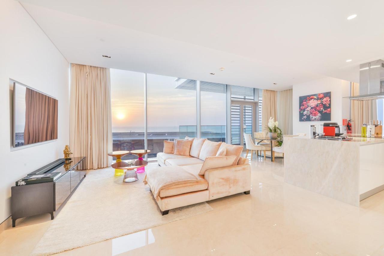 Posh 2 Bedroom Oceanfront Apt In The Heart Of Bluewaters Island Dubai Buitenkant foto