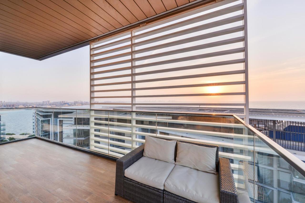 Posh 2 Bedroom Oceanfront Apt In The Heart Of Bluewaters Island Dubai Buitenkant foto